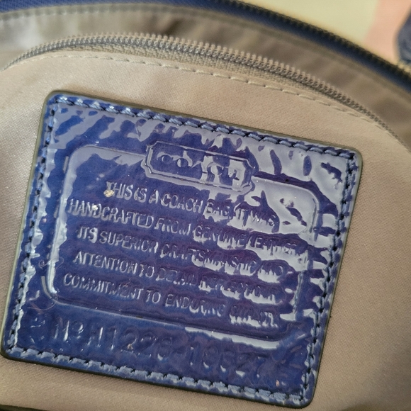 **RARE AND IMPOSSIBLE TO FIND** Cobalt Patent Coach Lindsay - Picture 6 of 11